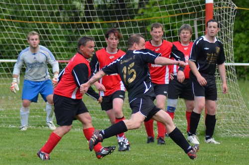 Pfiffelbach II - Blau-Weiß Schmiedehausen II 2:2