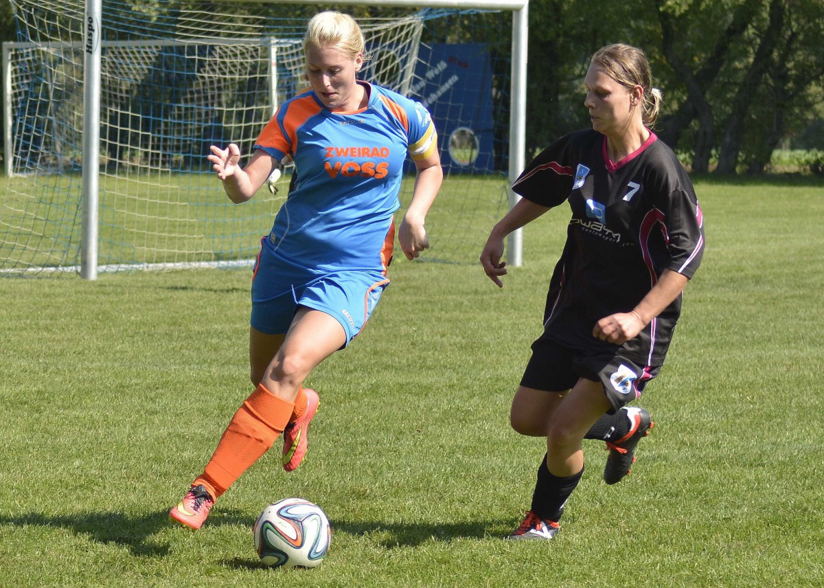 Bilder vom Spiel der Frauen gegen Windischholzhausen
