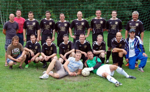 In neuer Spielkleidung zum ersten Punkt