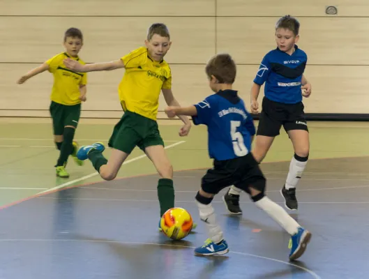 2018_01_14 F-Jugend in der Halle